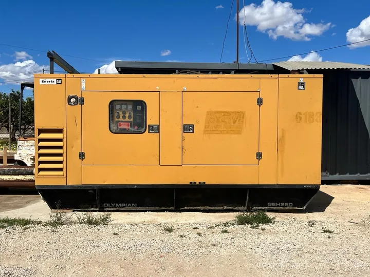 Caterpillar / Olympian generator, equipment photograph
