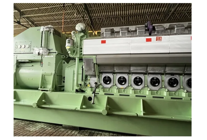 Wärtsilä W16V32, equipment photograph